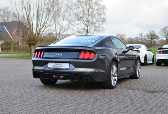2019 mustang 4